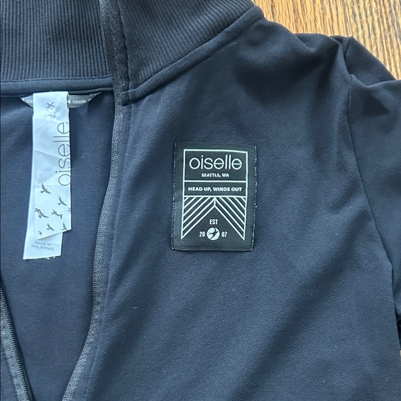 Oiselle Charcoal Zip-Up Jacket with Logo Patch - Picture 2 of 3